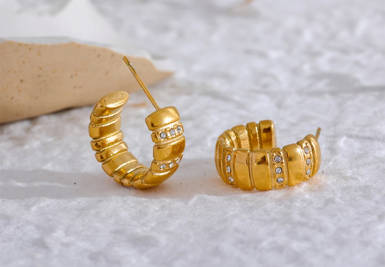 Mini Vintage C- Hoops