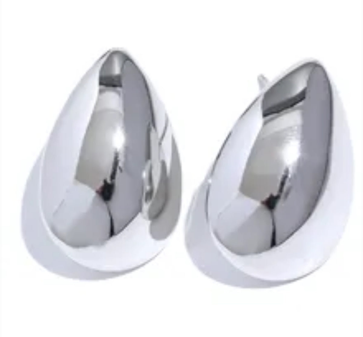 Almond Stud