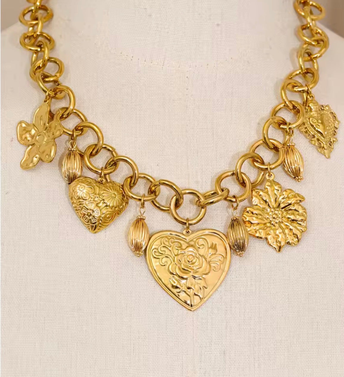 Maxi Collar Múltiples Dijes