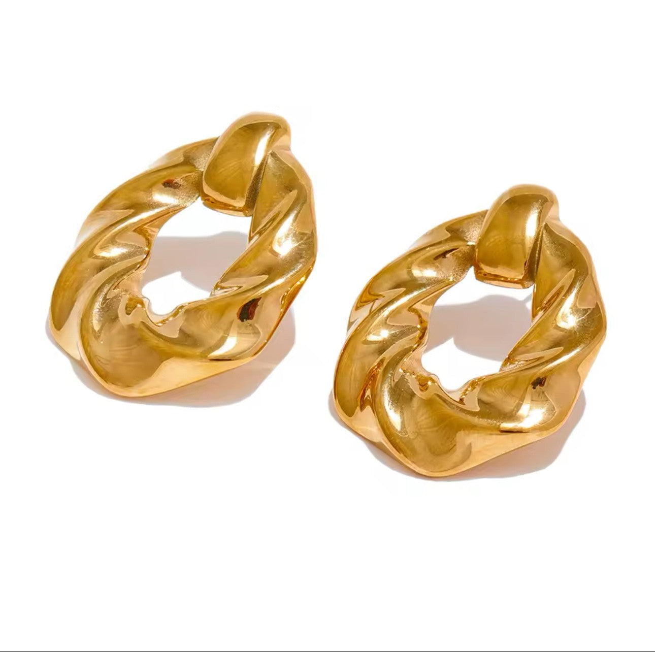 Classic Twisted Stud