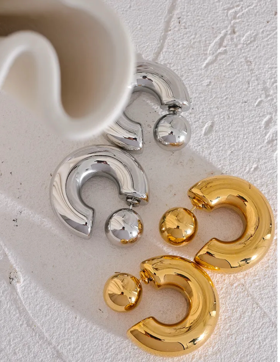 Chunky C- Hoop with Bead