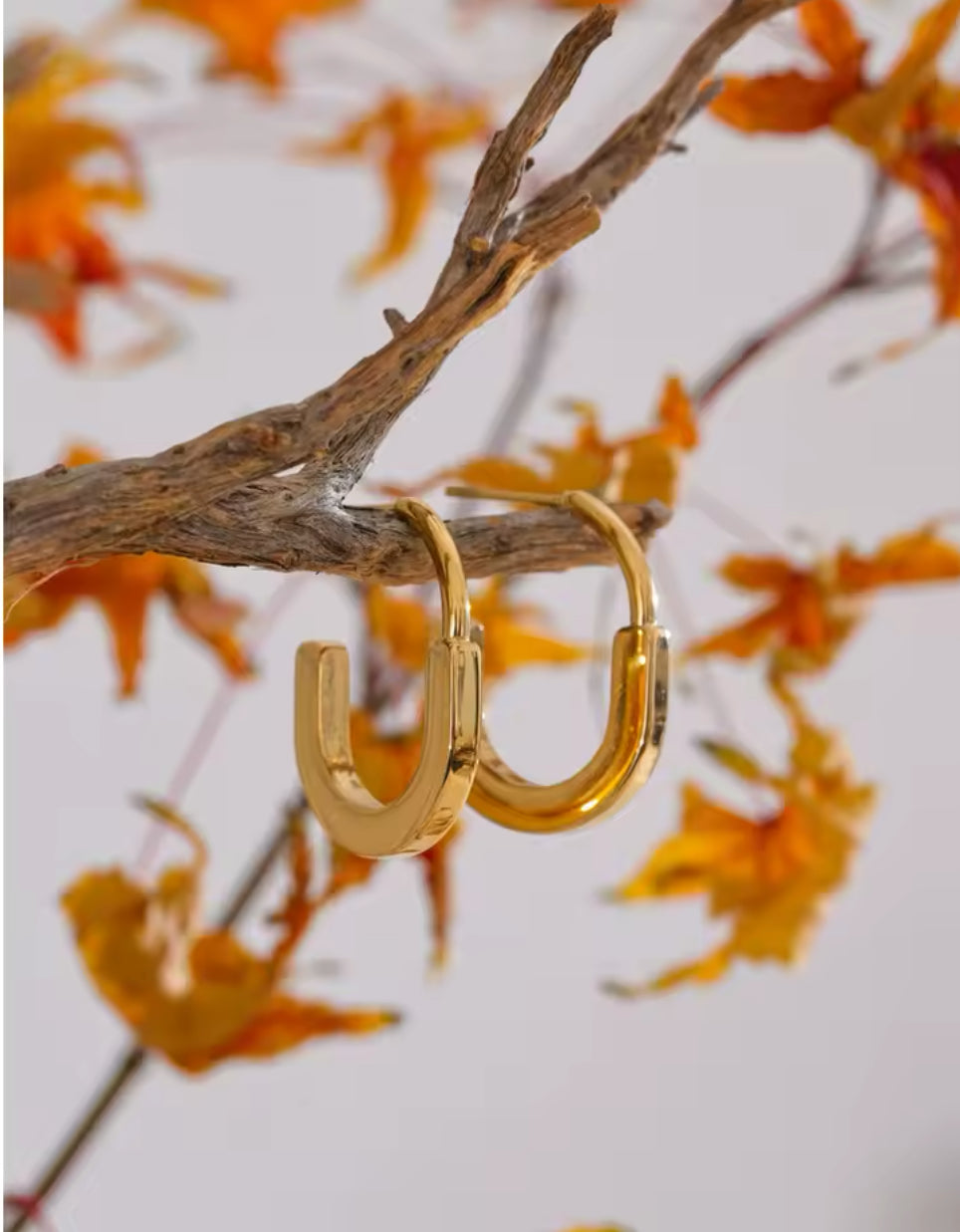 Tiffany Lock Huggies