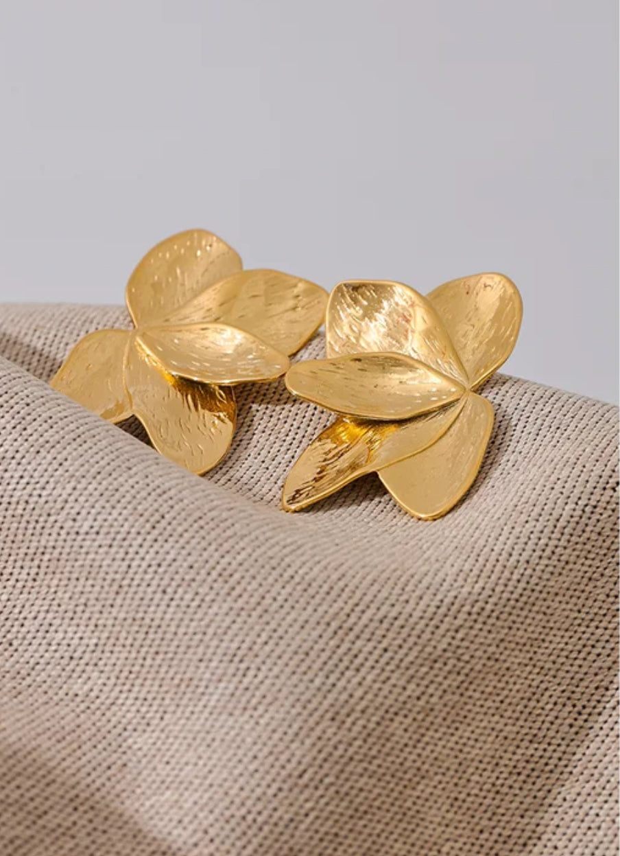 Saba Flower Studs
