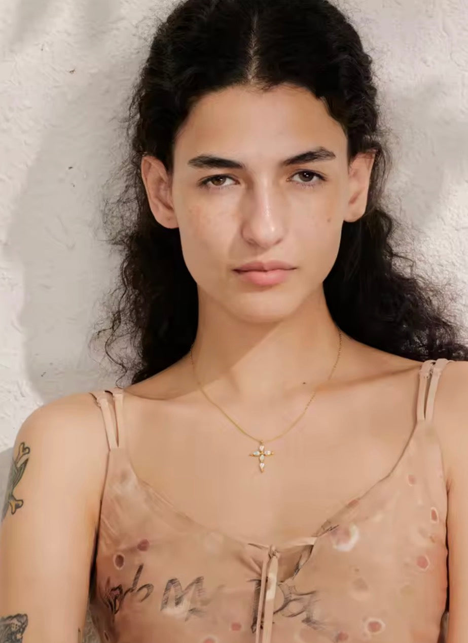 Cruz Hojitas de Cristal