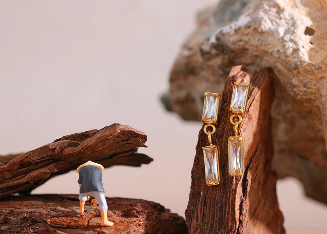 Geometric Drop Dangle